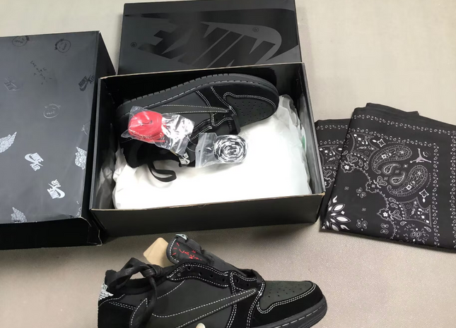 Nike Air Jordan 1 Low OG x Travis Scott ‘Black Phantom